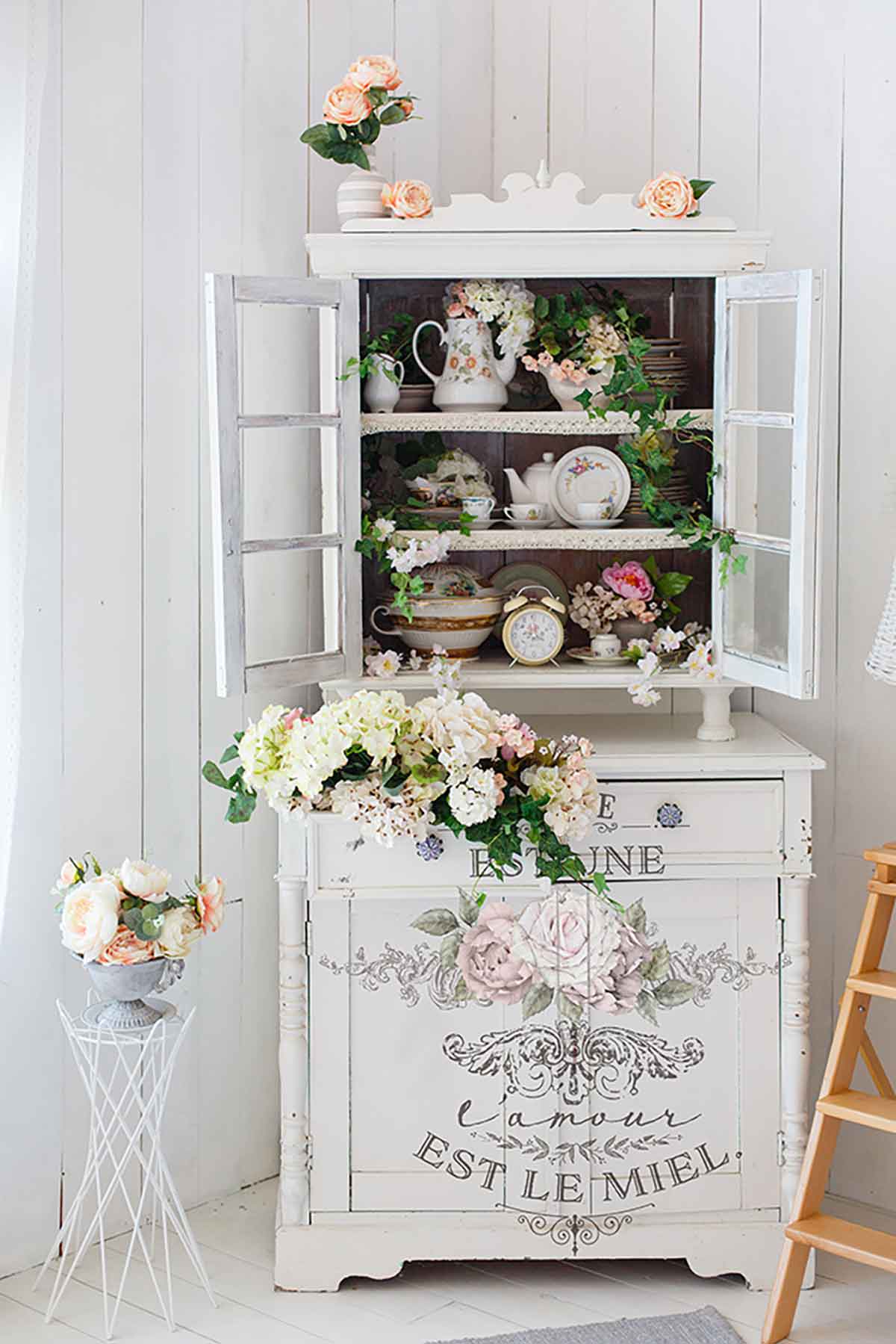 ROSE & ROUGE - Decor Transfers® - – 1 Design, 3 Sheets-Total Design Size 22X30