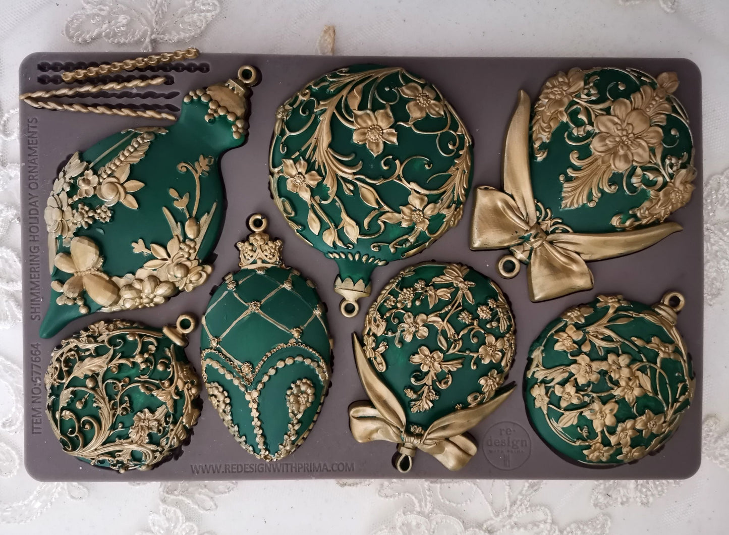 SHIMMERING HOLIDAY ORNAMENTS - Decor Moulds® – 1 pc, 5″x8″x8mm