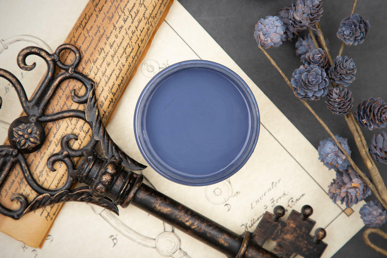 YANKEE BLUE - DIXIE BELLE CHALK MINERAL PAINT