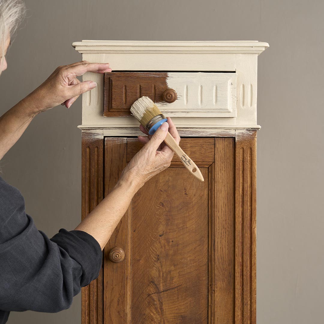 PURE BRISTLE BRUSHES - MEDIUM OR SMALL - ANNIE SLOAN CHALK PAINT