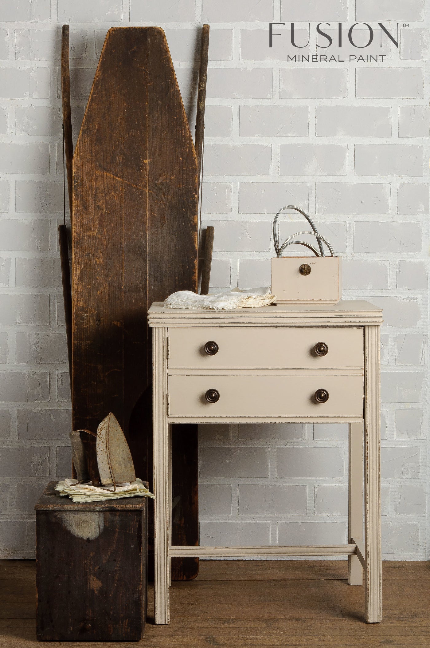 CATHEDRAL TAUPE - FUSION MINERAL PAINT