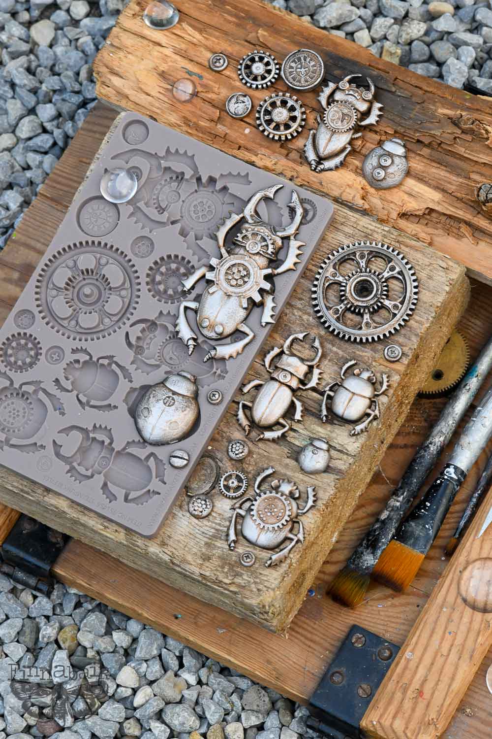 STEAMPUNK BEETLES - Finnabair Decor Moulds® – 1 pc, 5″x8″x8mm